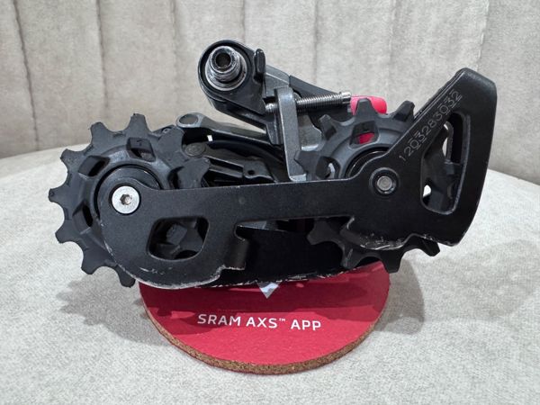 ЗАДНИЙ ПЕРЕКЛЮЧАТЕЛЬ SRAM RIVAL AXS