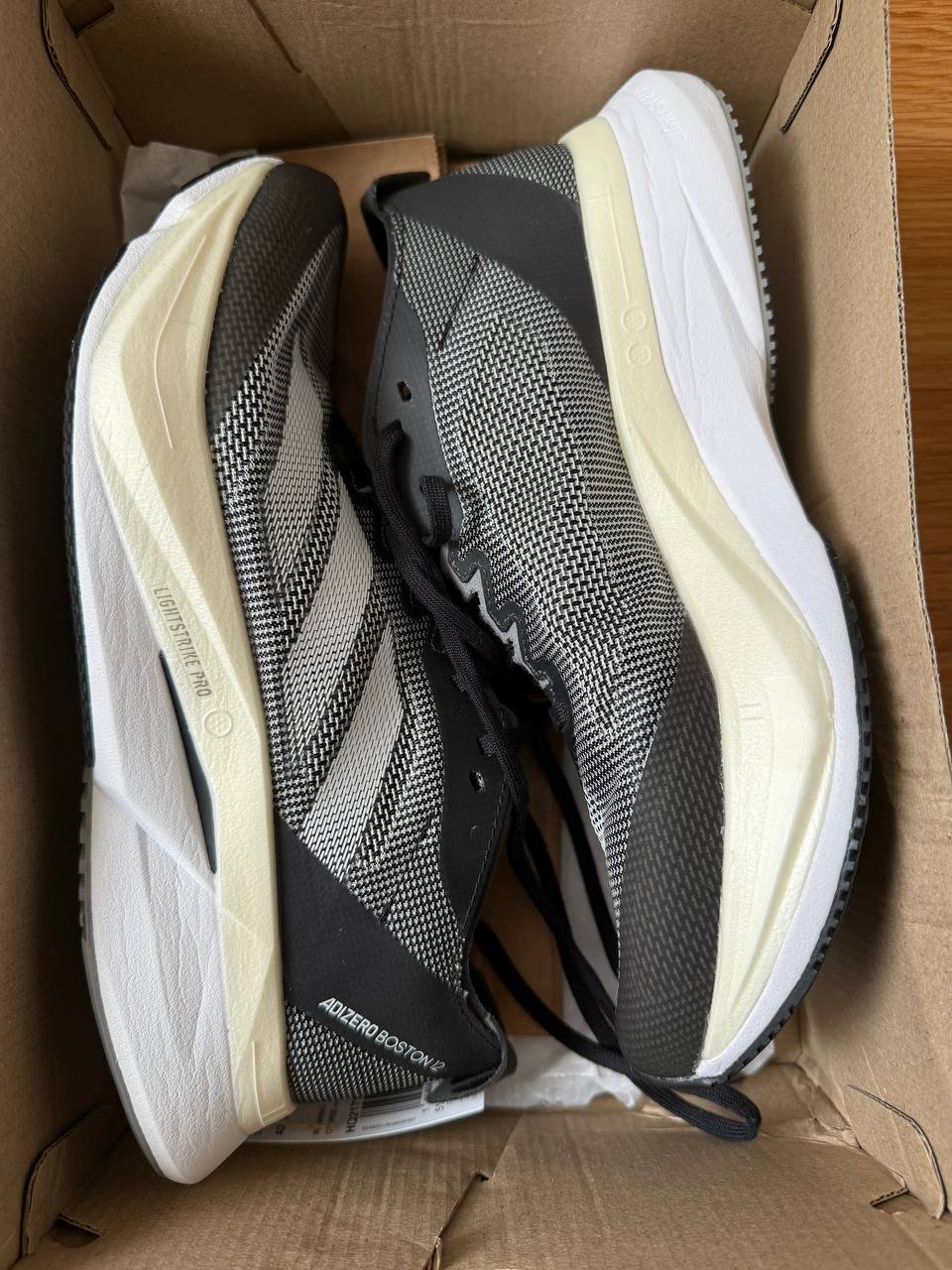 Кроссовки Adidas Boston 12