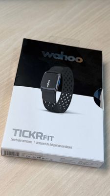 Wahoo TICKR FIT датчик на руку