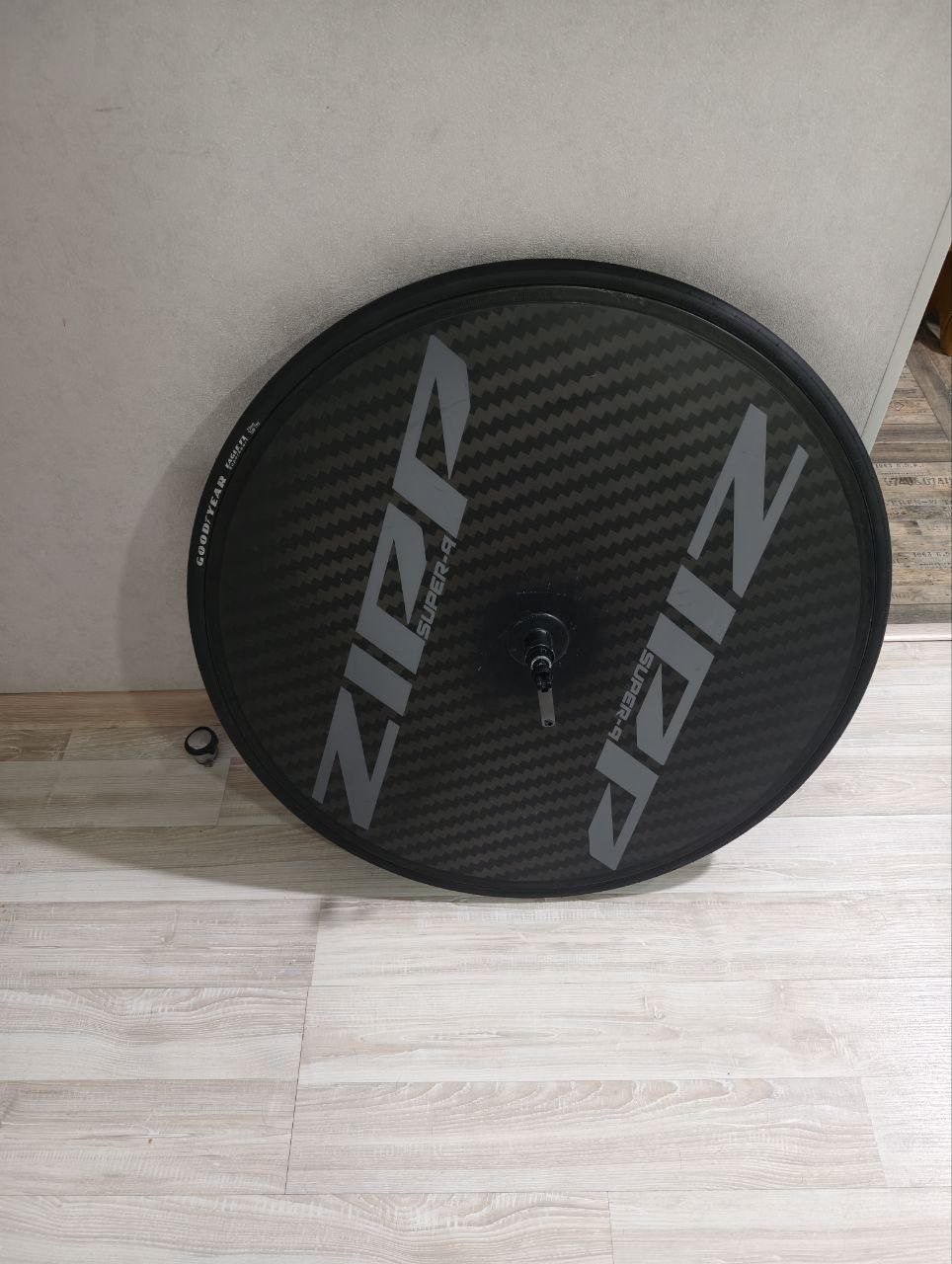 Продам диск Zipp Super-9