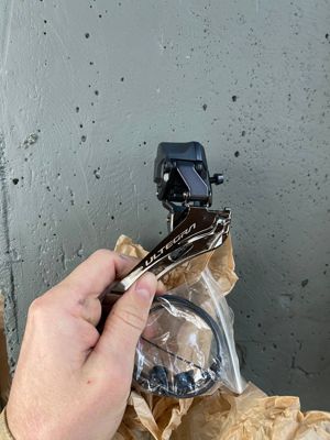 ПЕРЕДНИЙ ПЕРЕКЛЮЧАТЕЛЬ SHIMANO ULTEGRA DI2/12