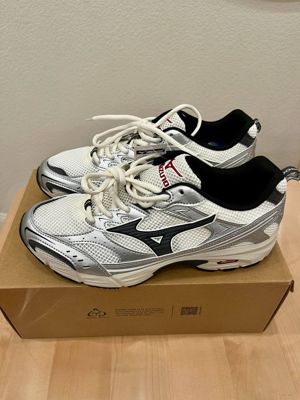 МУЖСКИЕ КРОССОВКИ MIZUNO MXR