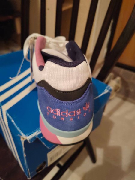 Adidas Torsion Integral