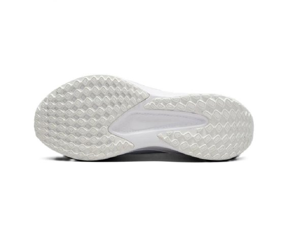 NIKE кроссовки женские QUEST 6