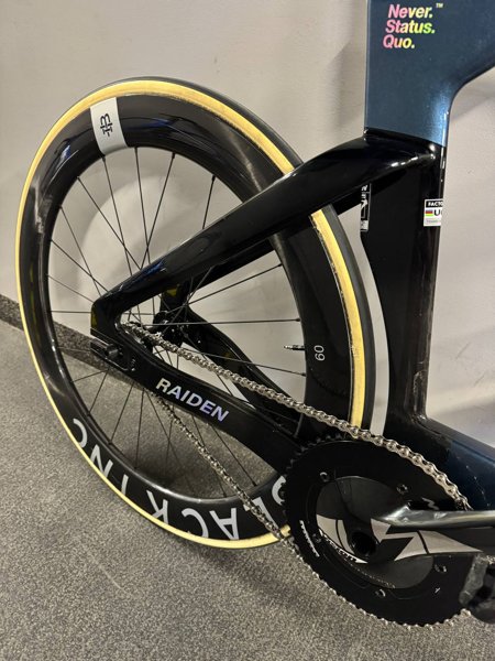 ТРЕКОВЫЙ ВЕЛОСИПЕД FACTOR RAIDEN